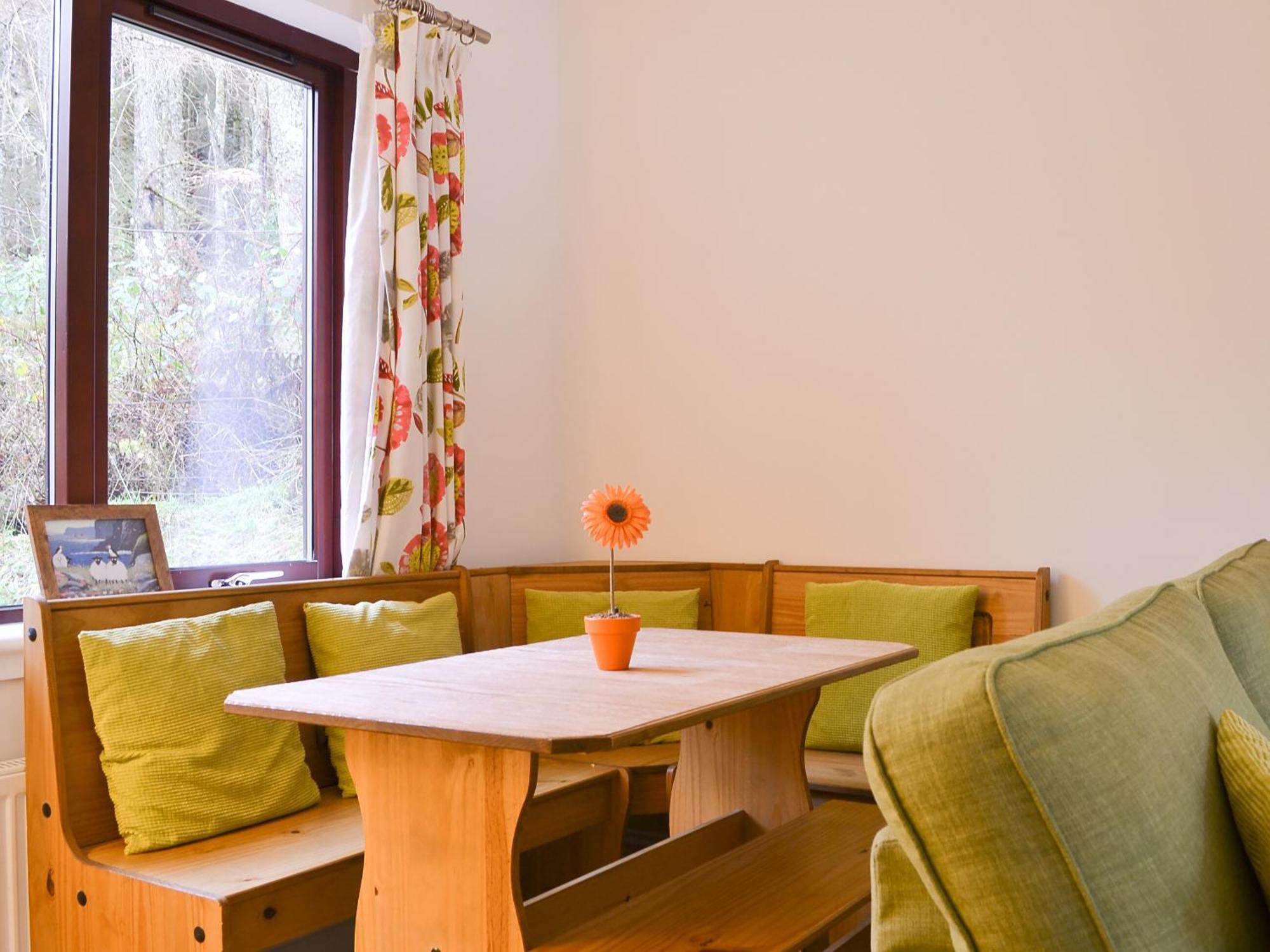 באלאכוליש Pine Marten Cottage מראה חיצוני תמונה